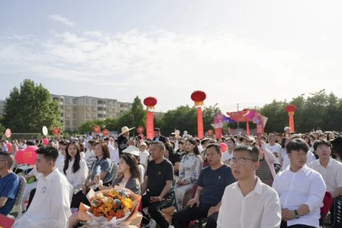 十八岁，我们来了！ 这场成人礼暨毕业典礼，仪式感满满！