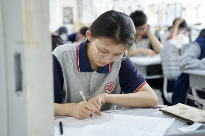 为梦想而奋斗 我们是认真的 | 西安博雅高中2023—2024学年第二学期期末质量检测纪实