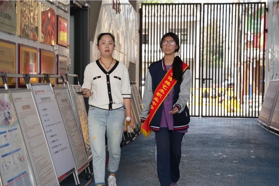 采撷时光 共话成长 | 我校召开2023-2024学年第二学期期末家长会