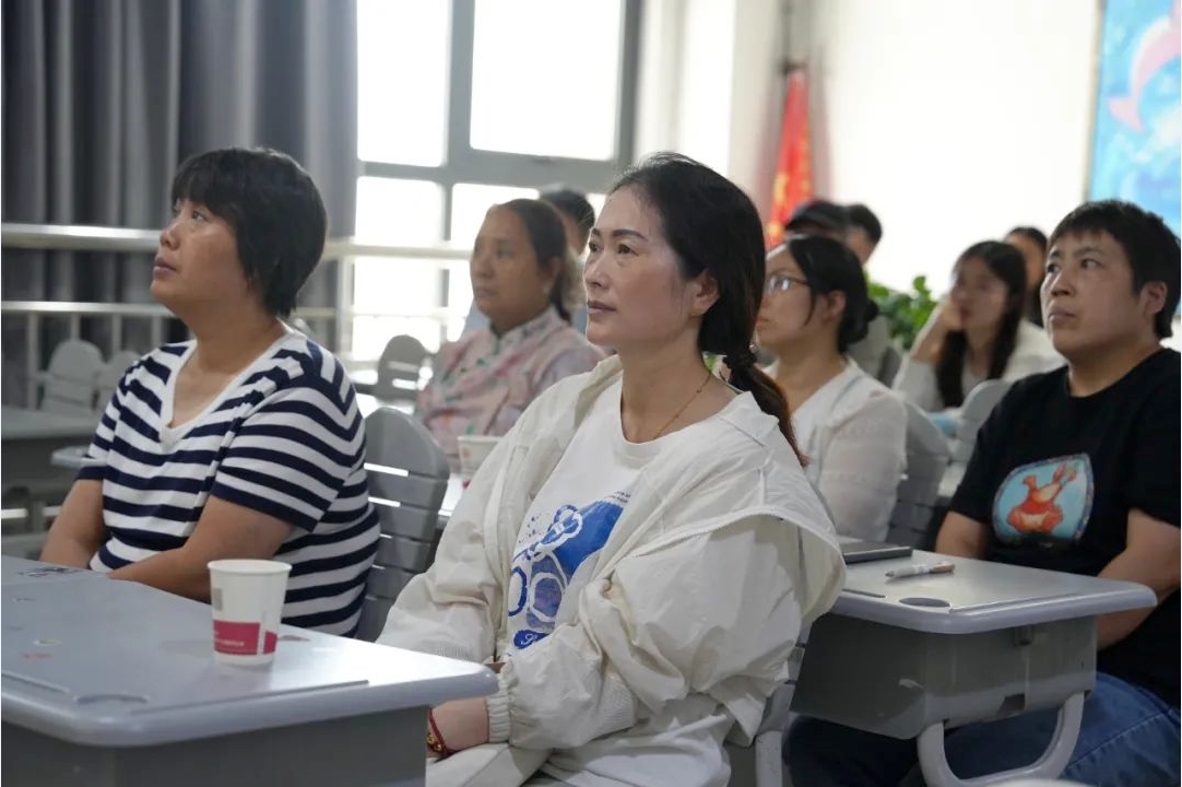 采撷时光 共话成长 | 我校召开2023-2024学年第二学期期末家长会