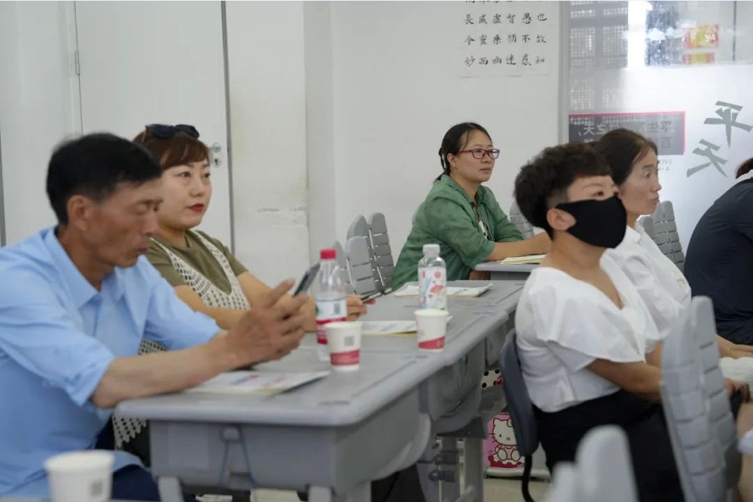 采撷时光 共话成长 | 我校召开2023-2024学年第二学期期末家长会