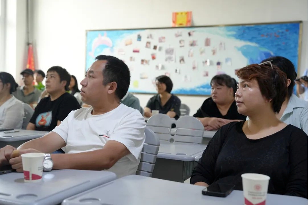 采撷时光 共话成长 | 我校召开2023-2024学年第二学期期末家长会