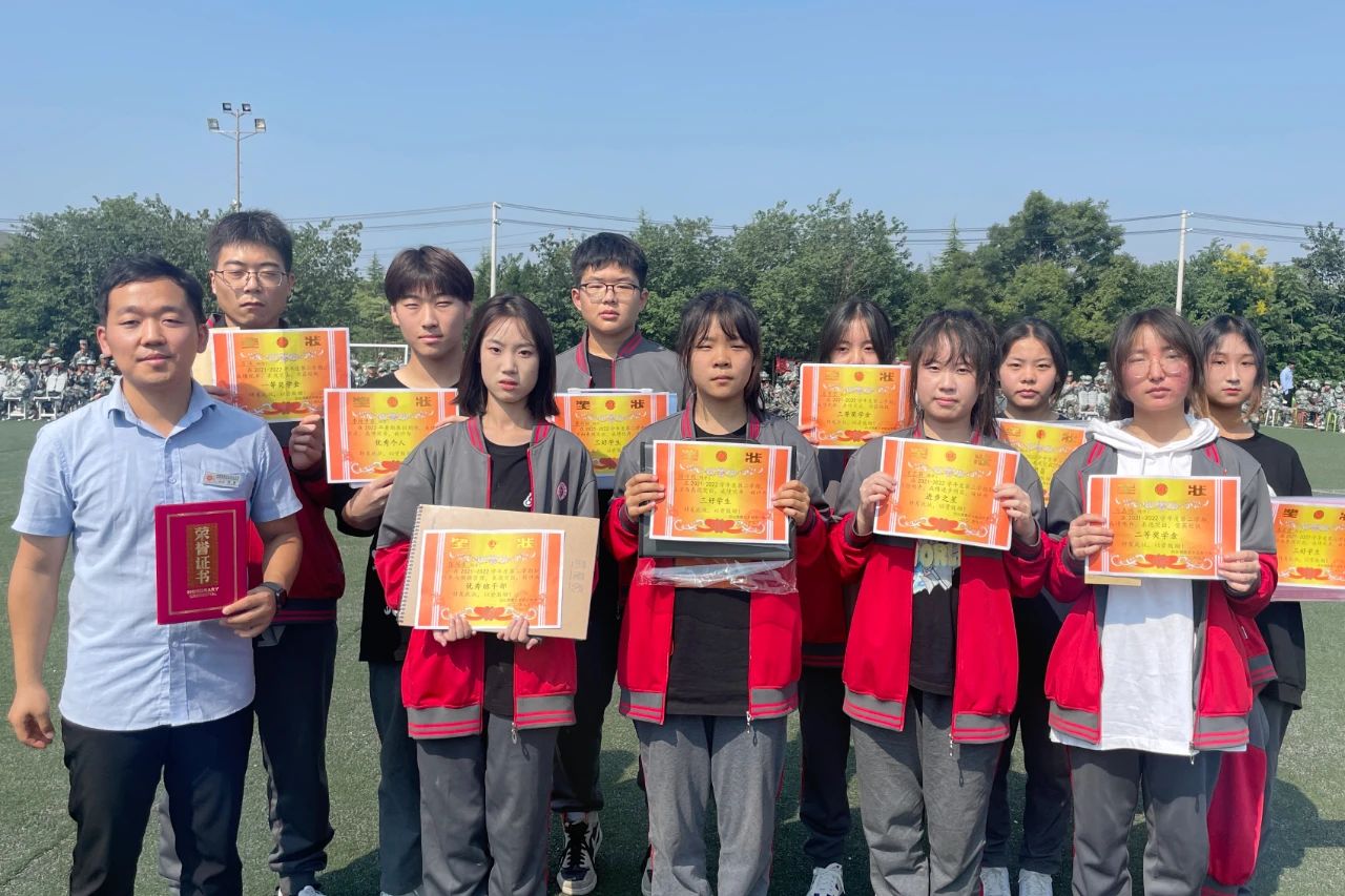 心有星辰 岁月如诗 | 优秀班主任刘超老师风采