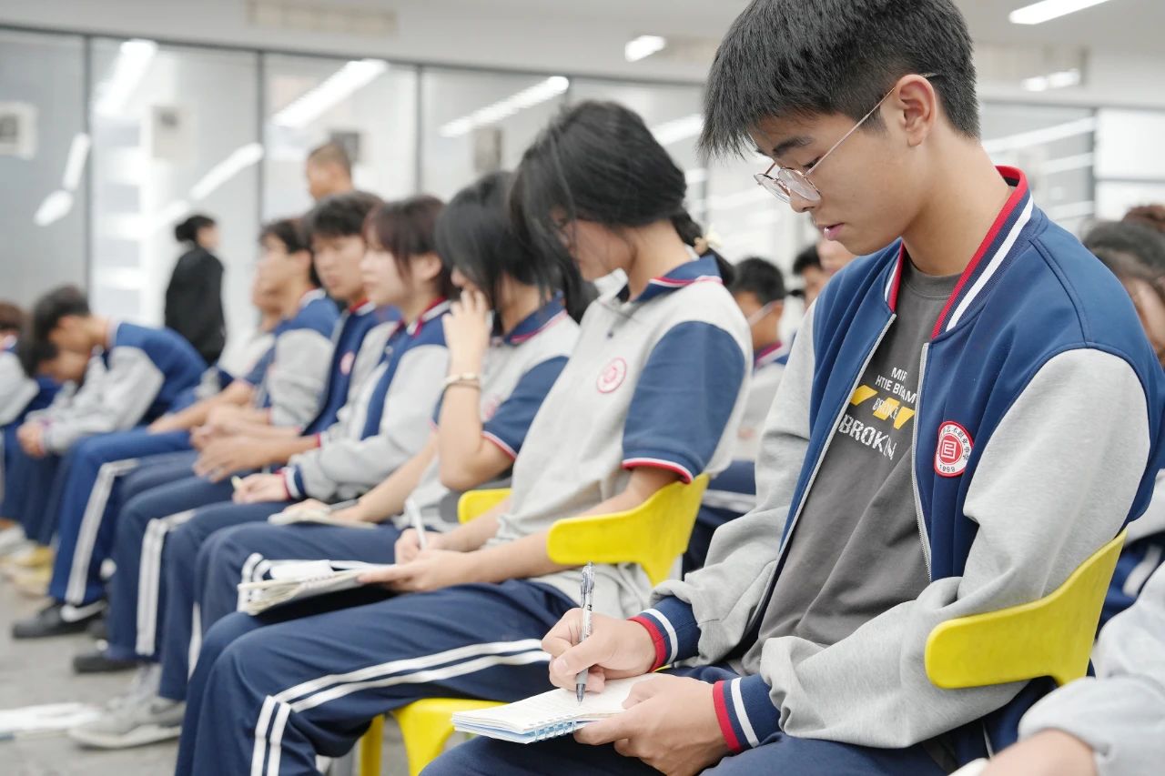 这场法治教育报告会，干货满满！
