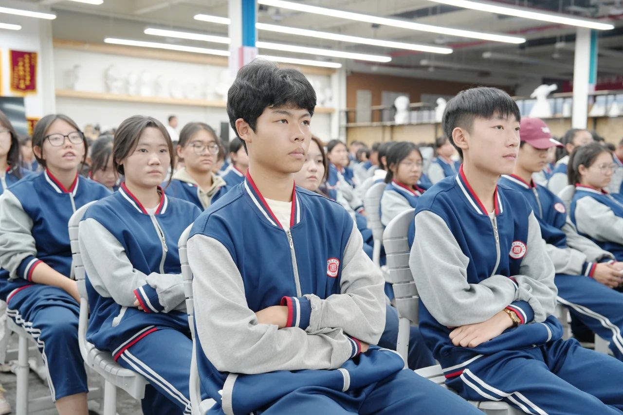 这场法治教育报告会，干货满满！