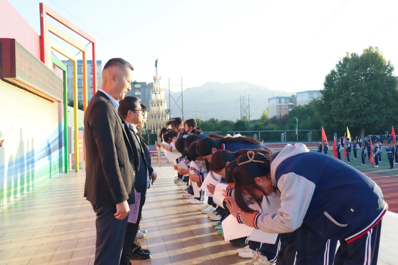 尊师重道，代代相传，这场“拜师礼”仪式感满满！