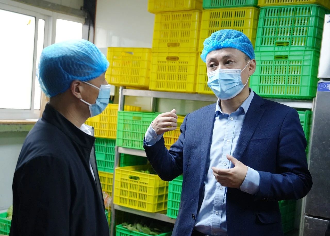长安区教育局检查组莅临我校检查指导食品安全及传染病防控等工作