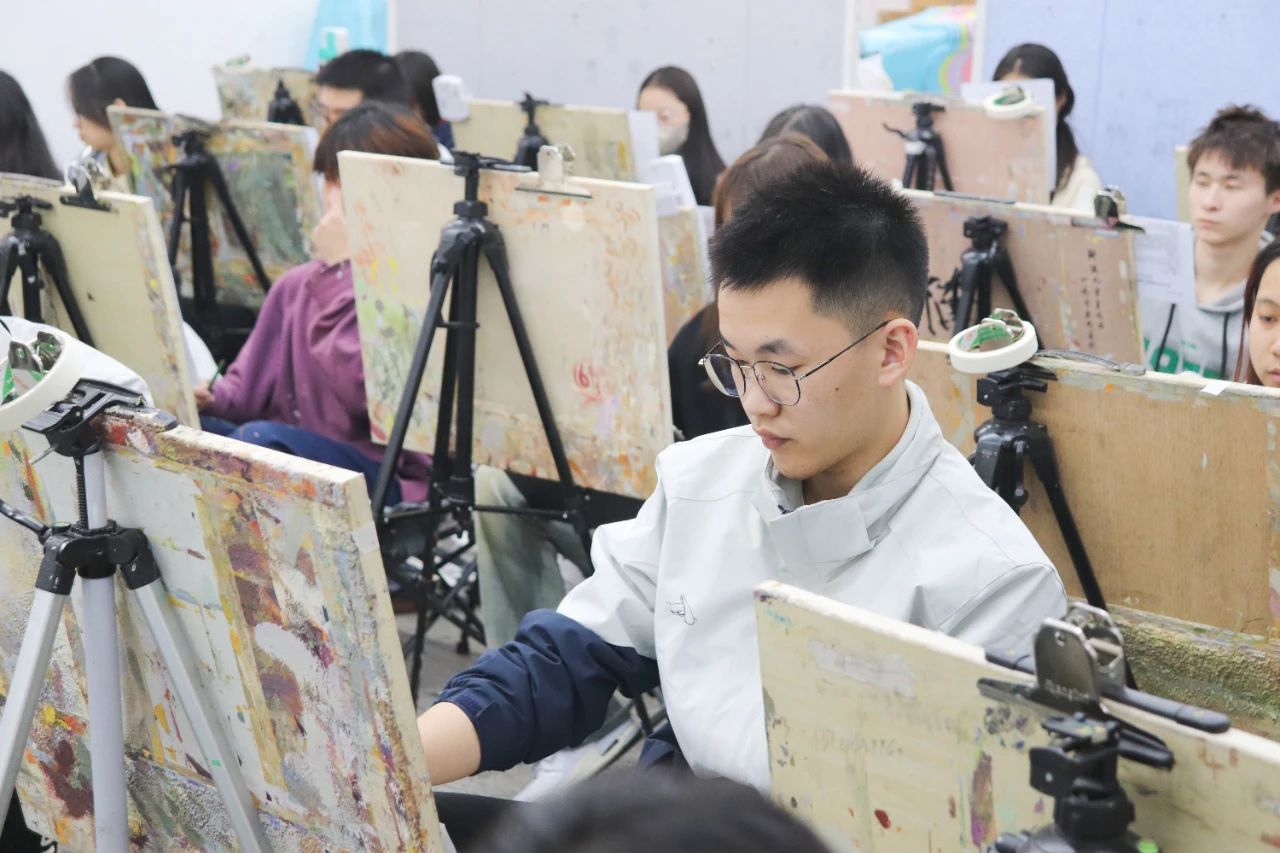 我校2025届陕西省美术类基础教学与交流——第二次模拟考试顺利举行