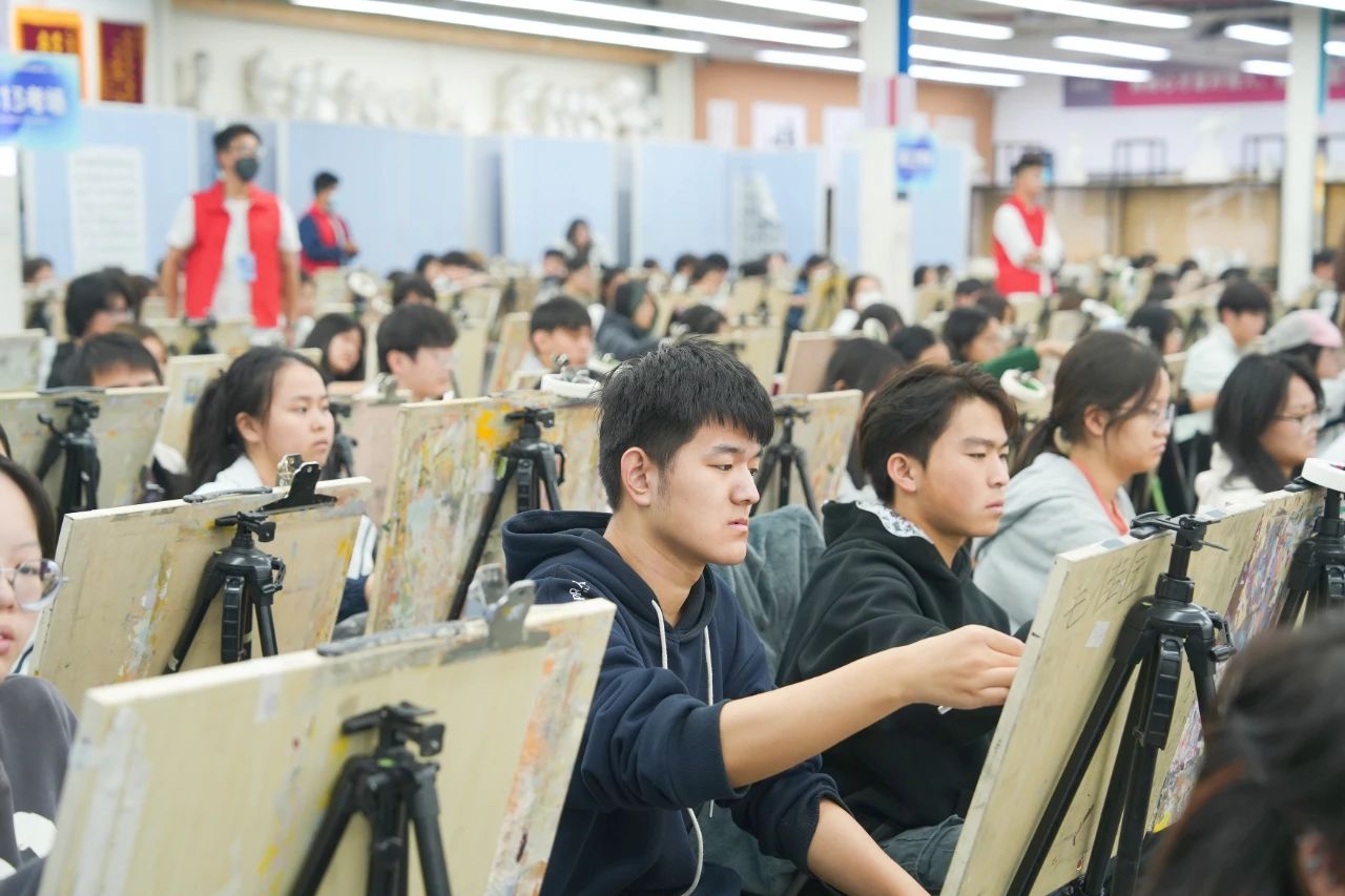 我校2025届陕西省美术类基础教学与交流——第二次模拟考试顺利举行