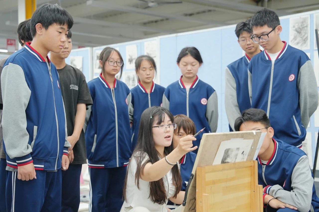 我校2025届陕西省美术类基础教学与交流——第二次模拟考试顺利举行