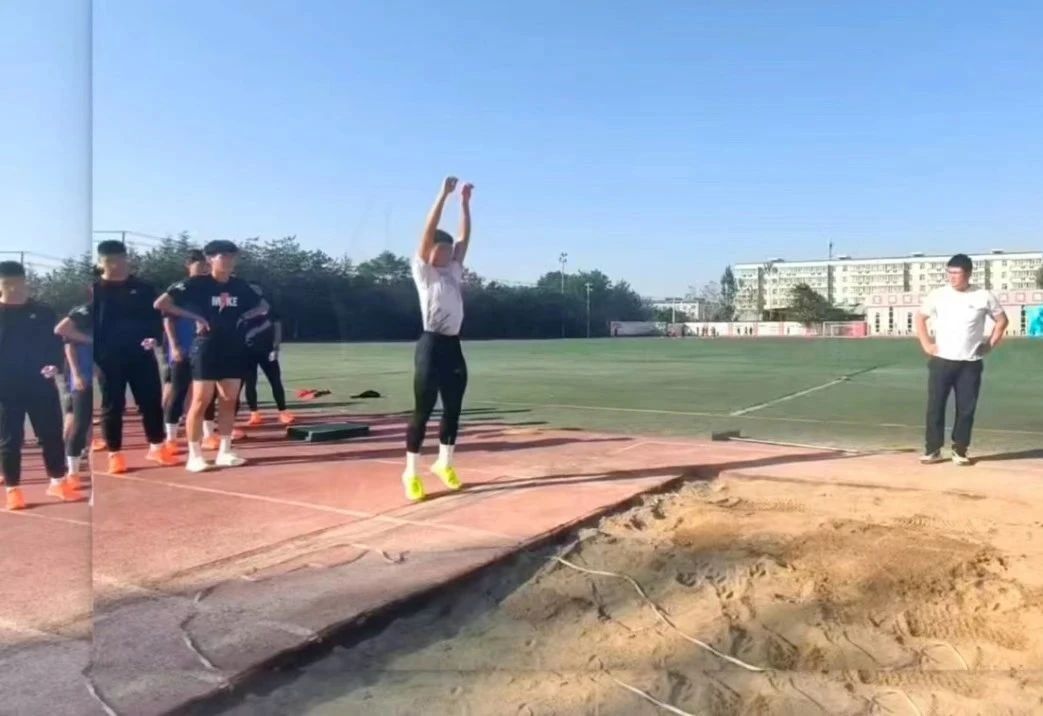博雅“拍了拍”你，说：期中检测来啦！