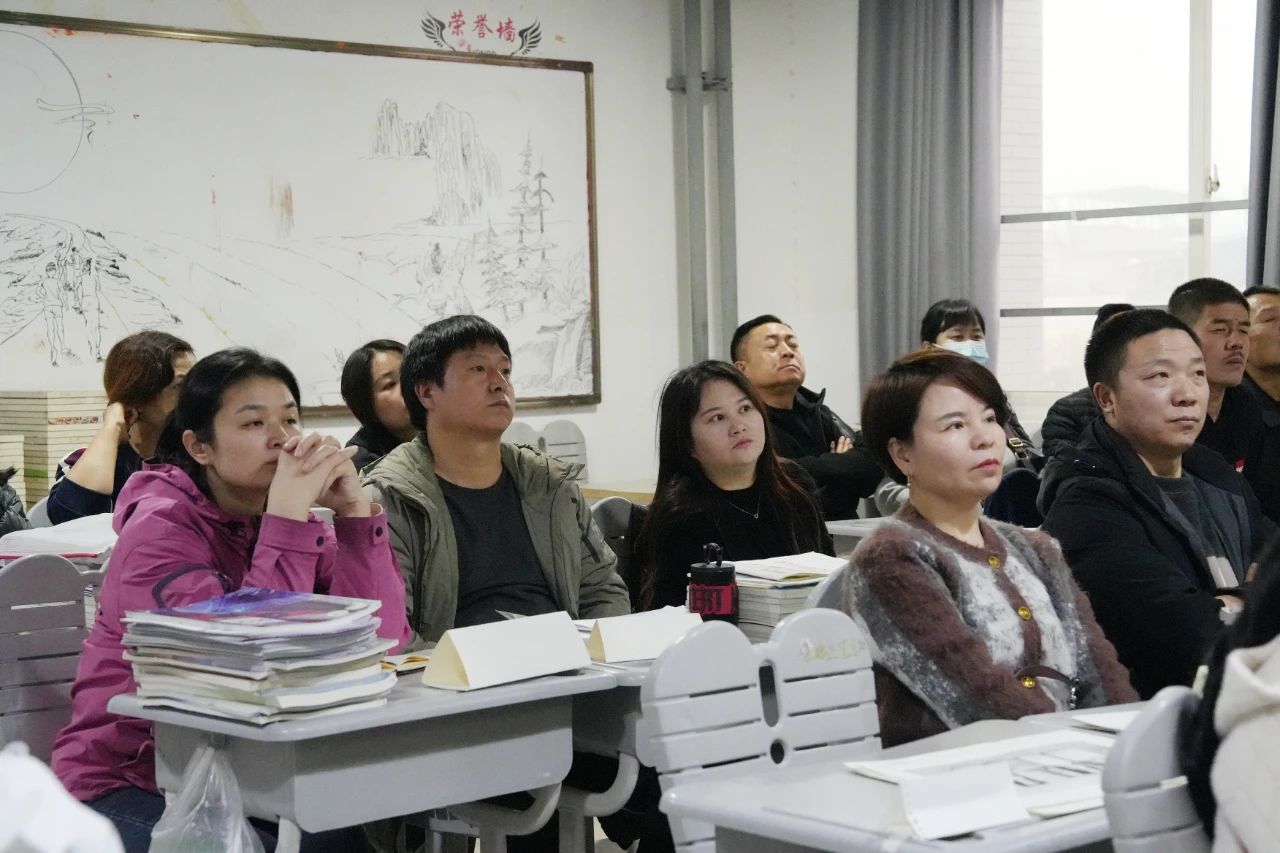 有温度、有深度！这是一场“双向奔赴”的家长会！