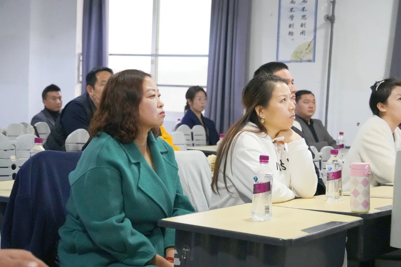 有温度、有深度！这是一场“双向奔赴”的家长会！