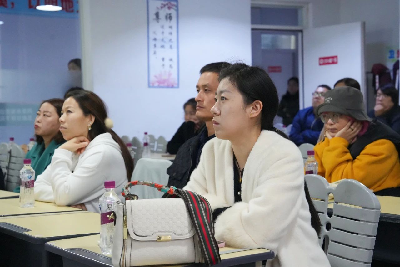 有温度、有深度！这是一场“双向奔赴”的家长会！