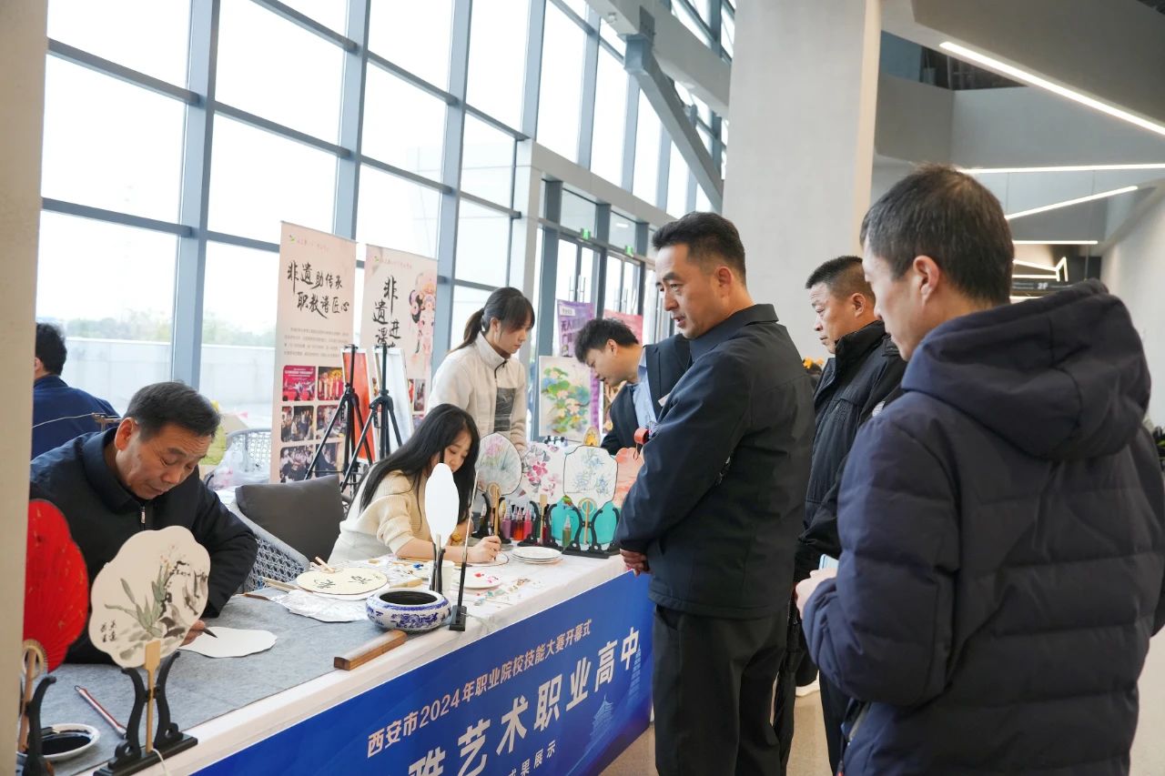 我校师生代表参加西安市2024年职业院校技能大赛开幕式