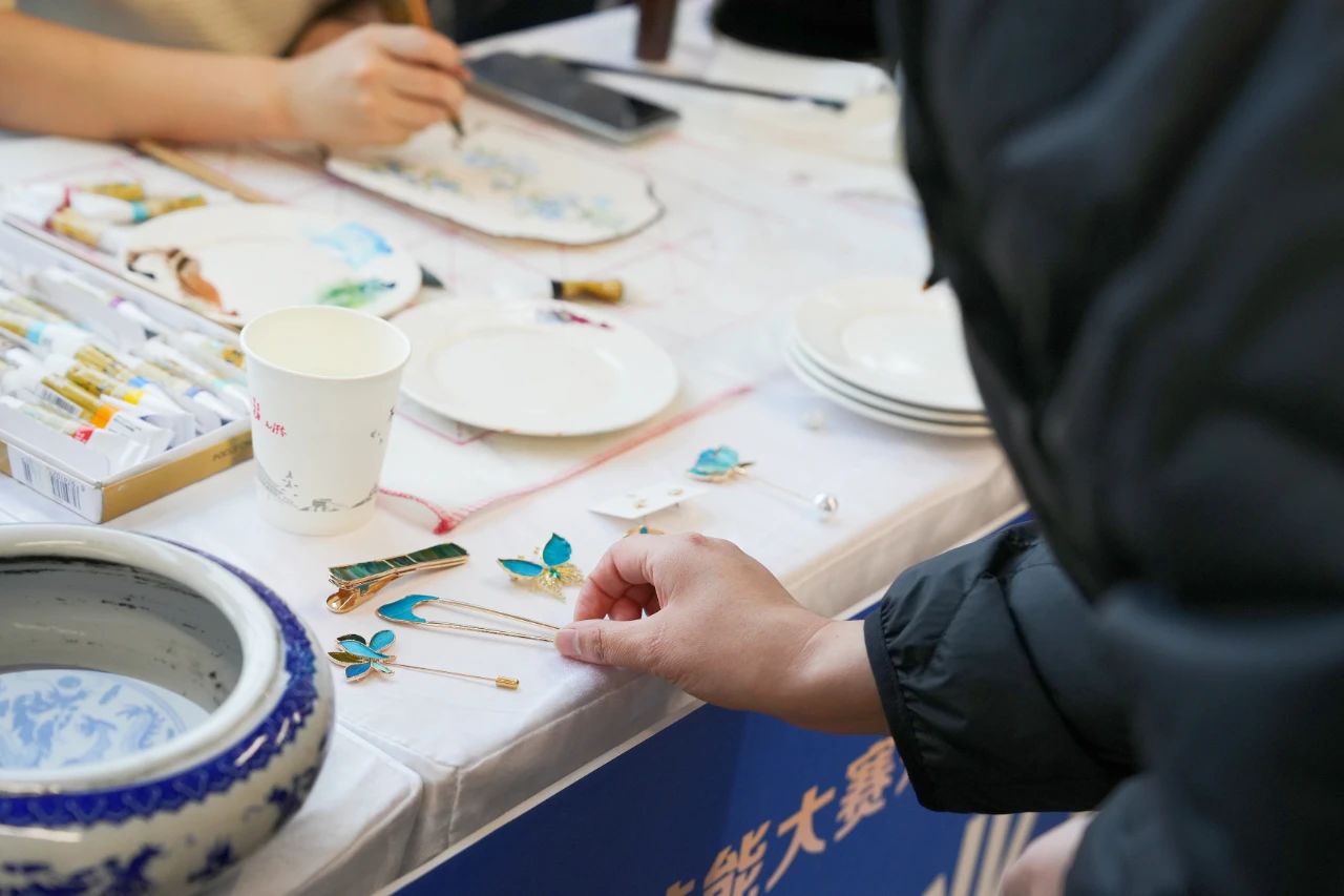 我校师生代表参加西安市2024年职业院校技能大赛开幕式