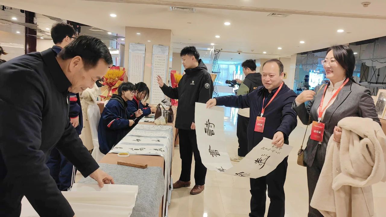 弘扬教育家精神 彰显博雅风彩丨张胜强校长荣获2024弘扬教育家精神感动教育人物！