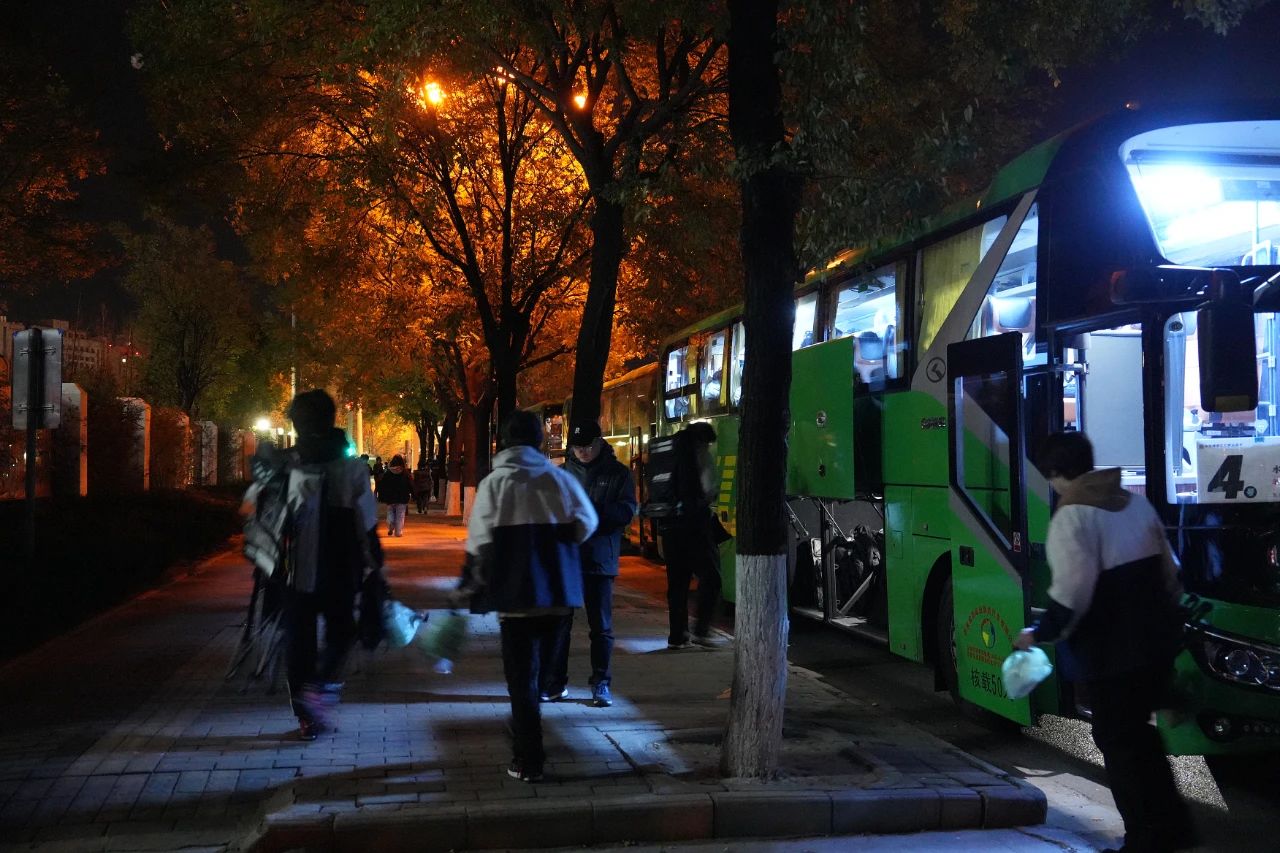 雄师夺旌 · 碾烽火 · 破坚城 · 誓酬壮志丨西安博雅艺术职业高中2025届艺术类统考纪实