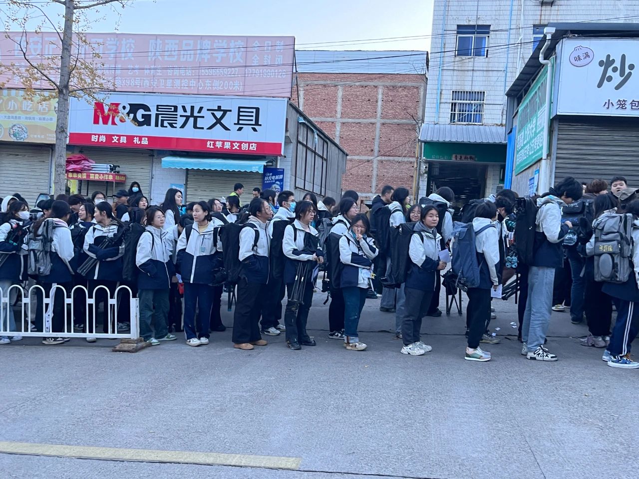 雄师夺旌 · 碾烽火 · 破坚城 · 誓酬壮志丨西安博雅艺术职业高中2025届艺术类统考纪实