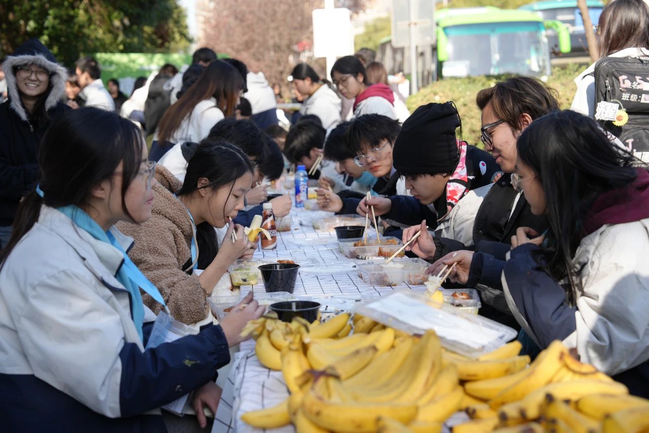雄师夺旌 · 碾烽火 · 破坚城 · 誓酬壮志丨西安博雅艺术职业高中2025届艺术类统考纪实