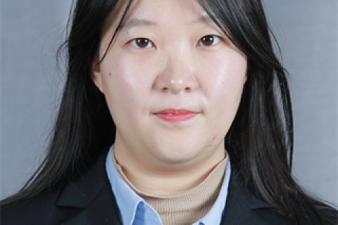 语文教师、班主任：薛彤