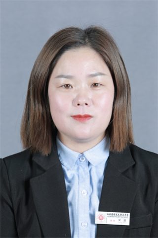 优秀班主任、英语教师：李娜