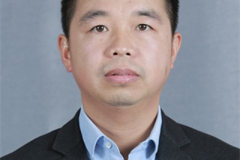 班主任、化学教师：王飞