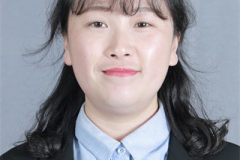 生物教师：张博雅
