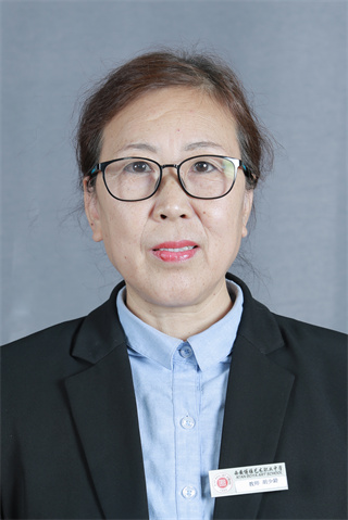 英语教师：胡少龄