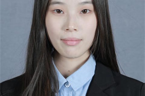 美术老师、班主任：程用萍