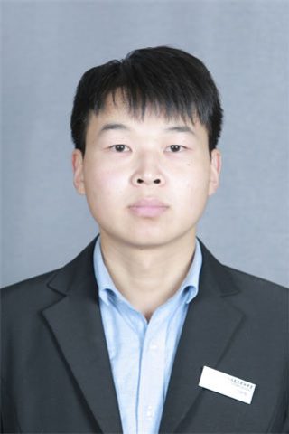 美术教师、班主任：刘一晨