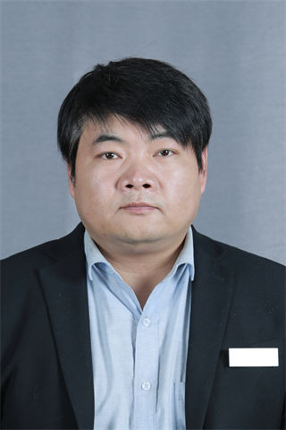 美术教师、班主任：王友谊