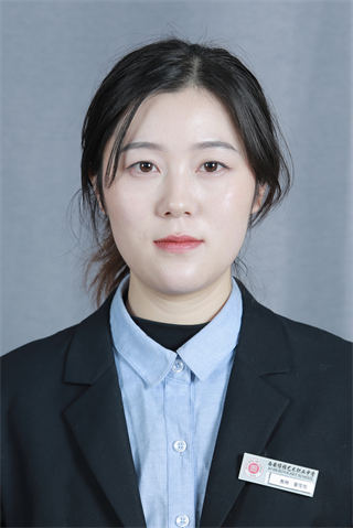 美术教师：董雪雪