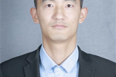 体育教师、班主任：杨福康