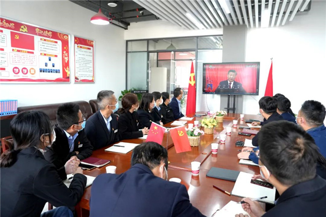 西安博雅艺术职业中学组织党员收看二十大开幕盛况