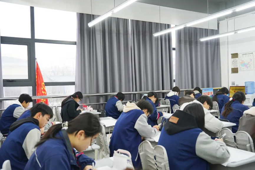 直击现场！博雅学子三月月考