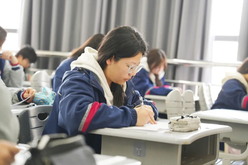 直击现场！博雅学子三月月考