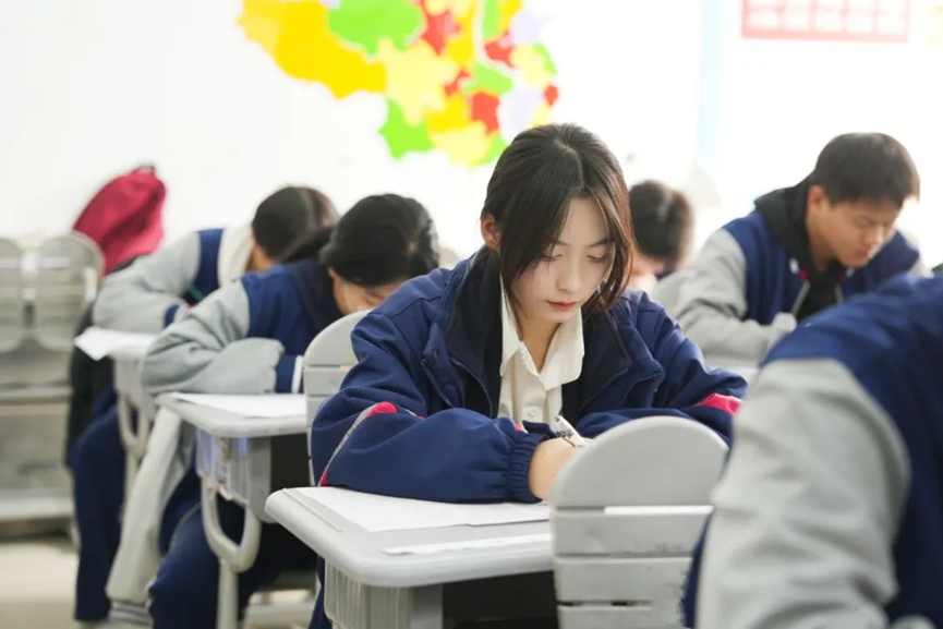 直击现场！博雅学子三月月考