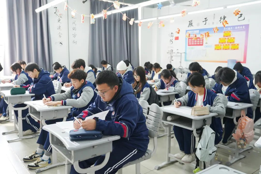 直击现场！博雅学子三月月考