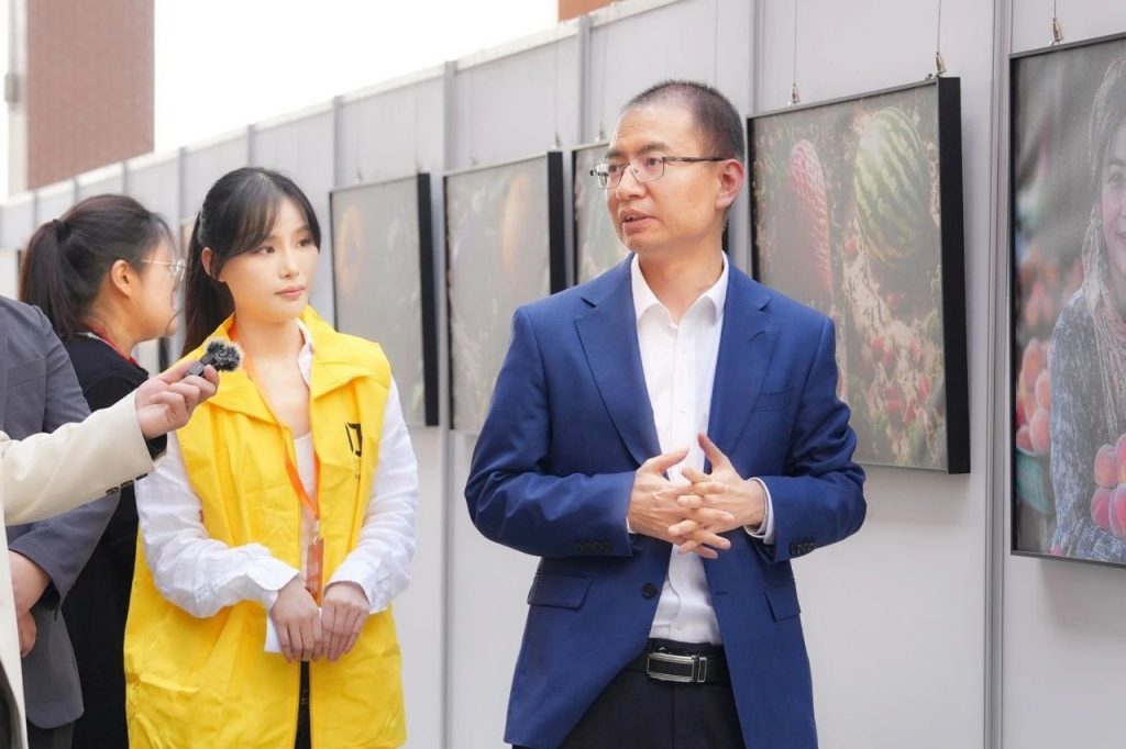 西安邮电大学数字艺术学院授予西安博雅艺术职业高中“人才对接合作单位”