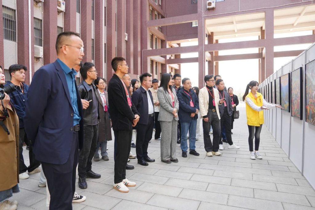 西安邮电大学数字艺术学院授予西安博雅艺术职业高中“人才对接合作单位”