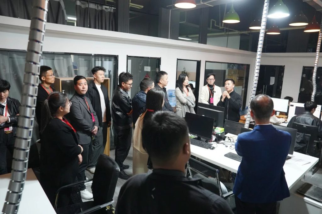 西安邮电大学数字艺术学院授予西安博雅艺术职业高中“人才对接合作单位”
