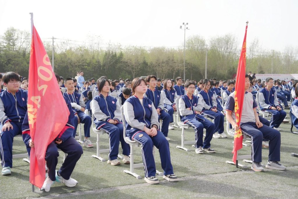 护航青春 法治同行 | 我校举行法治教育报告会