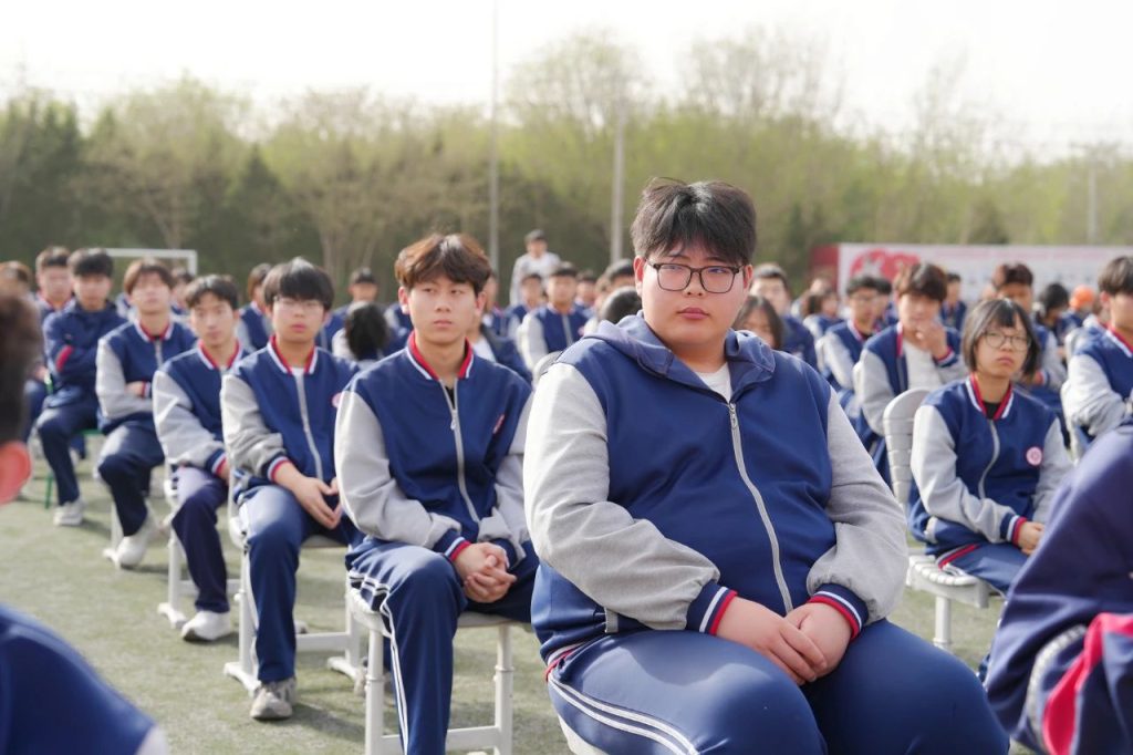 护航青春 法治同行 | 我校举行法治教育报告会