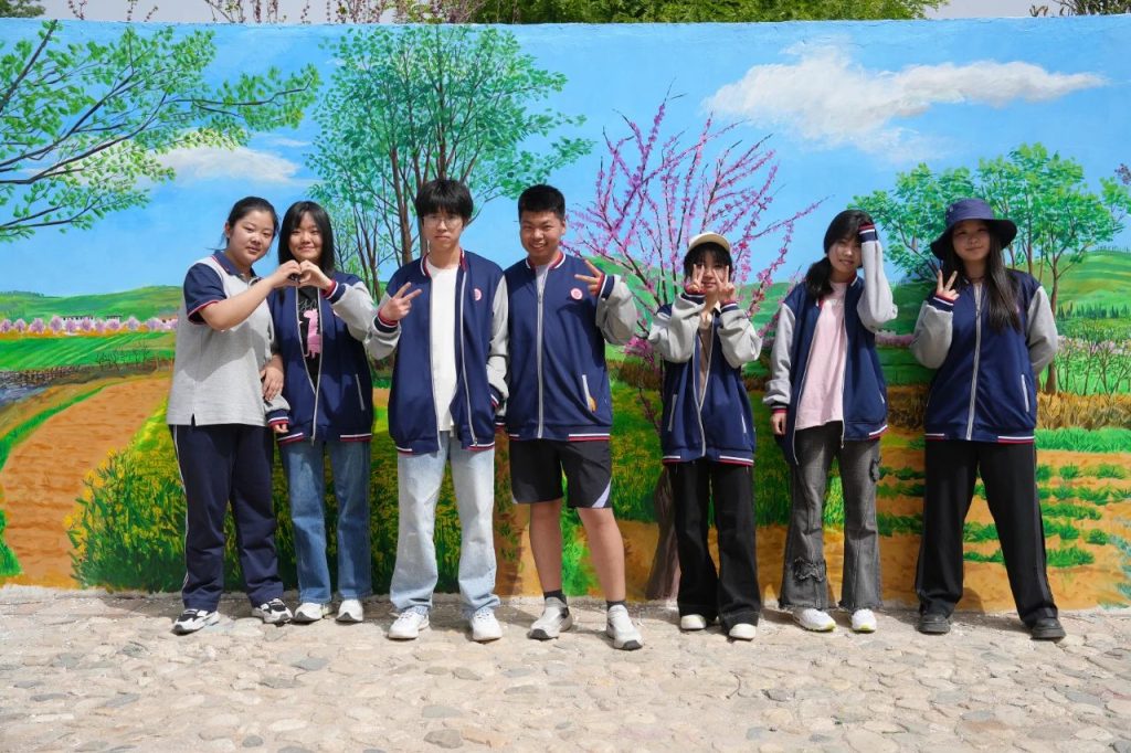 【启程秦岭·寻迹乡野】​——西安博雅艺术职业高中写生首日纪实：以自然为师，定格秦岭印象