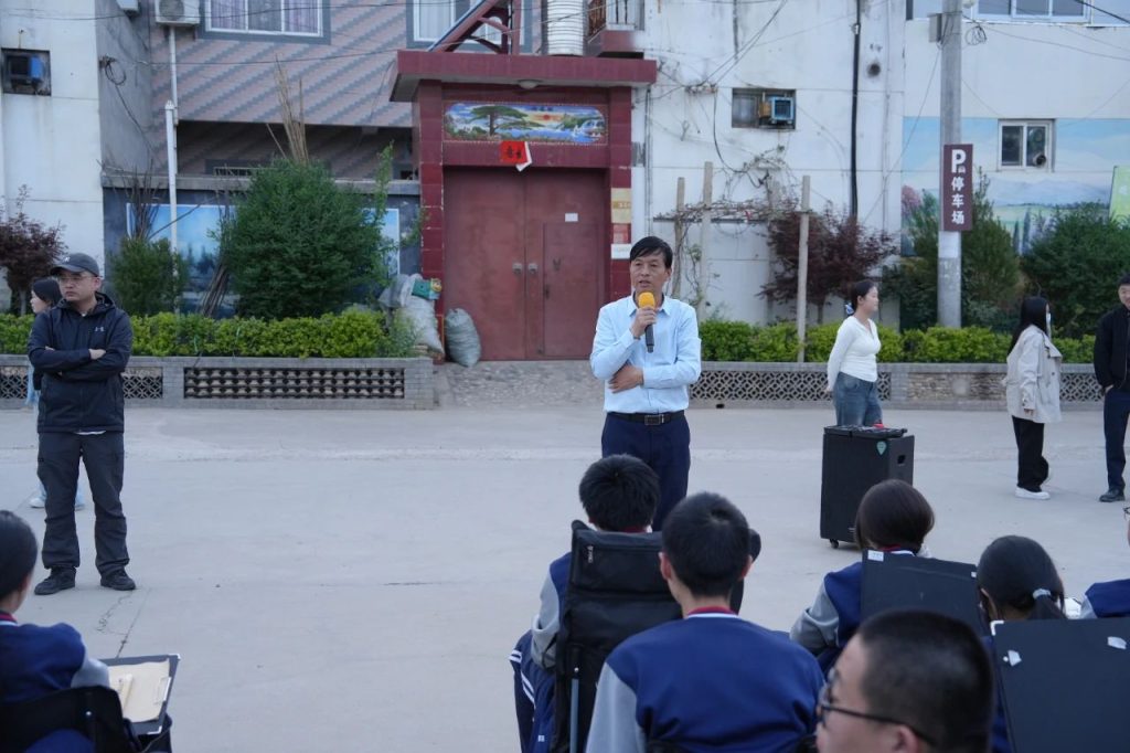 【启程秦岭·寻迹乡野】​——西安博雅艺术职业高中写生首日纪实：以自然为师，定格秦岭印象