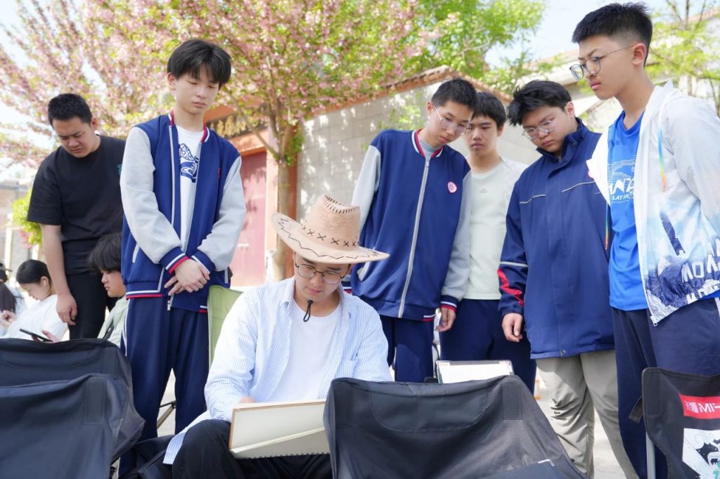 【寻色秦岭·艺文共生】​——写生日记：在鲍旗寨的晨雾暮霭中捕捉乡土美学基因