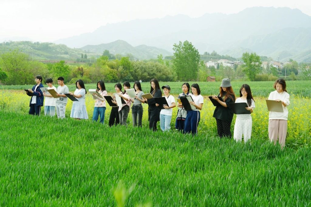 【美育留痕·乡野回响】——收官：四天的秦岭写生之旅，绘就青春与艺术的共生答卷