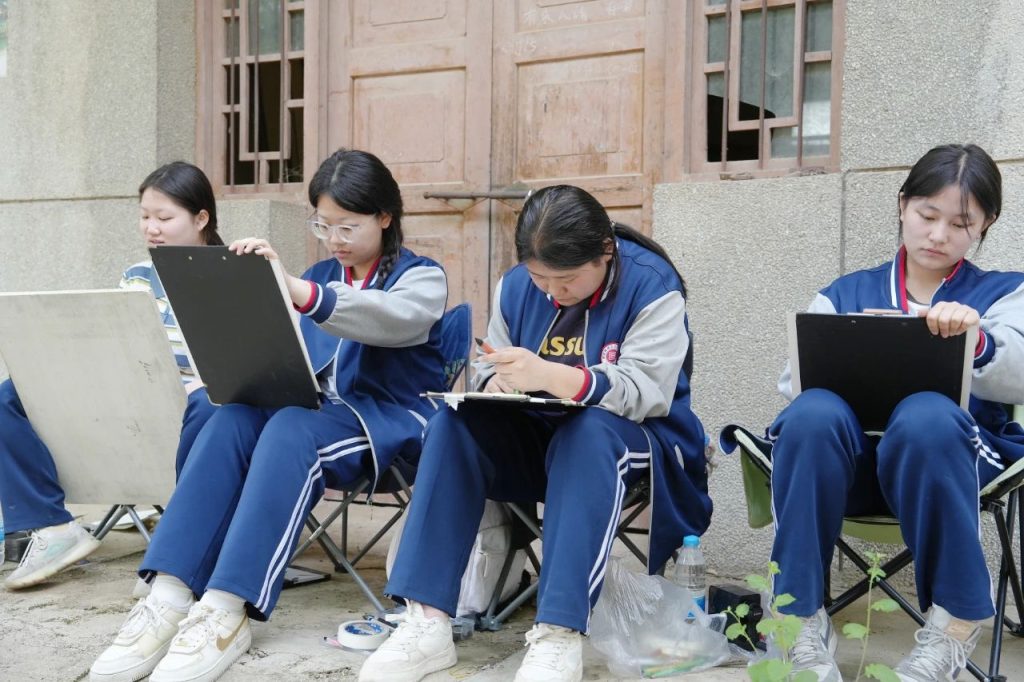 【美育留痕·乡野回响】——收官：四天的秦岭写生之旅，绘就青春与艺术的共生答卷