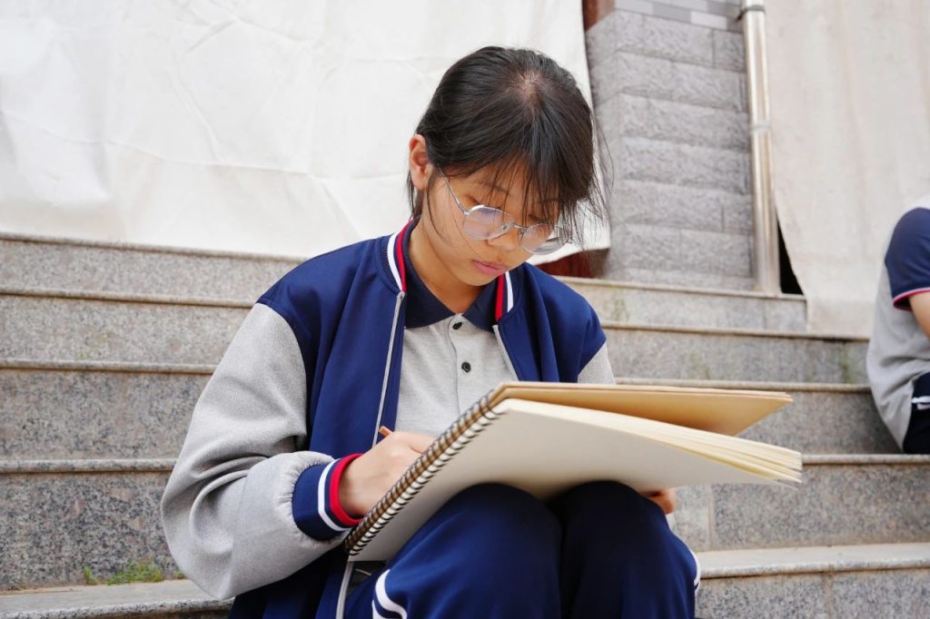 【美育留痕·乡野回响】——收官：四天的秦岭写生之旅，绘就青春与艺术的共生答卷